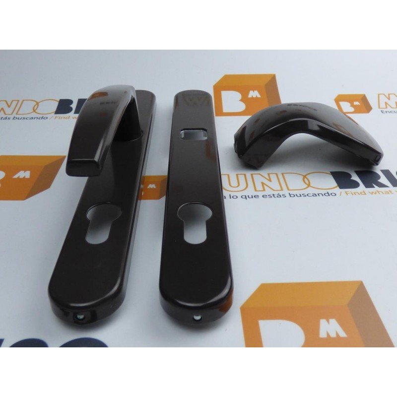 Juego de manilla y tirador marrón para puertas de PVC con bocallave Juego de manilla y tirador marrón para puertas de PVC con bocallave